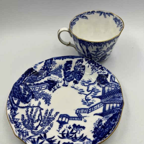Royal Crown Derby Mikado Blue Oriental Tea Cup and Saucer Set - Picture 7 of 10